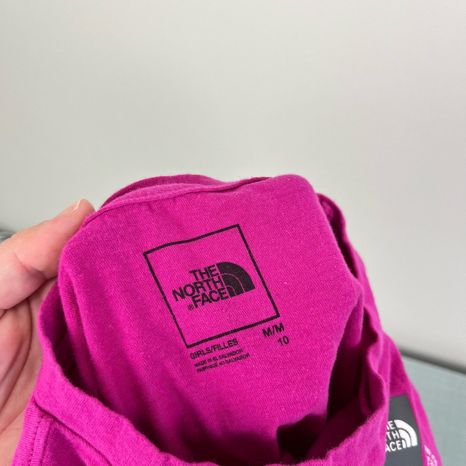 The North Face Girls Magenta T-Shirt Medium 10