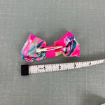 Load image into Gallery viewer, Lilly Pulitzer Dragon Fruit Toucan Can Hair Bow.
