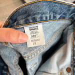 Load image into Gallery viewer, Vintage Levi&#39;s 550 Relaxed Fit Jeans 10
